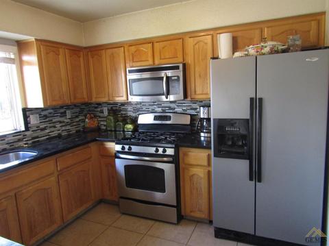 282 Fuller St, Shafter, CA 93263 photo 4