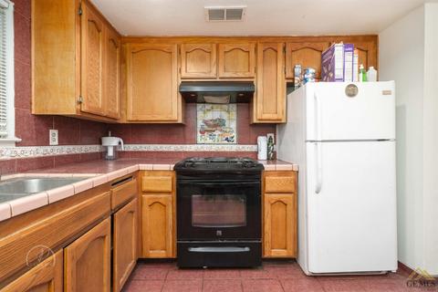 413 Stable Ave, Bakersfield, CA 93307 photo 6