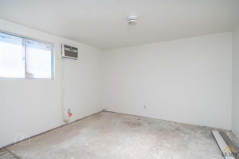 413 Stable Ave, Bakersfield, CA 93307 photo 14