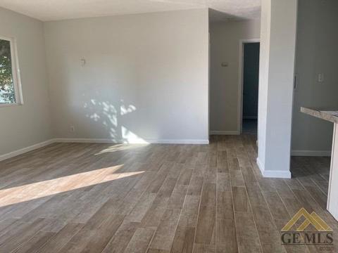 718 Pierce St, Taft, CA 93268 photo 4