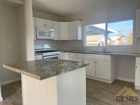 718 Pierce St, Taft, CA 93268 photo 2