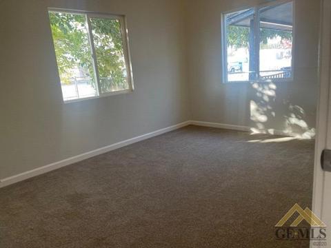 718 Pierce St, Taft, CA 93268 photo 9