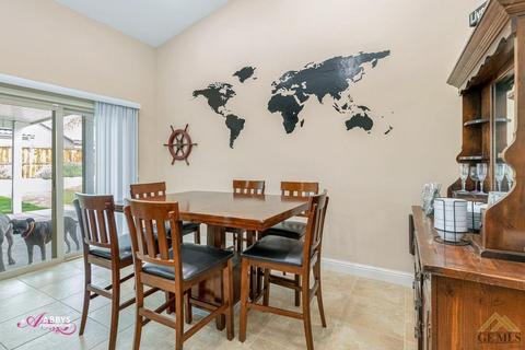 9320 Red Pine Dr, Shafter, CA 93263 photo 9