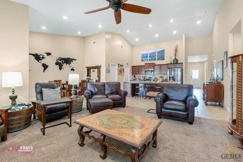 9320 Red Pine Dr, Shafter, CA 93263 photo 3