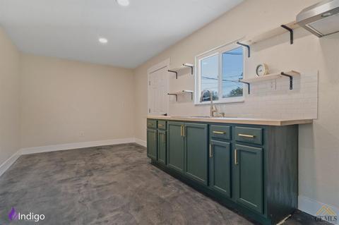 421 Naylor Ave, Taft, CA 93268 photo 8