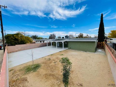 44009 Carolside Ave, Lancaster, CA 93535 photo 2