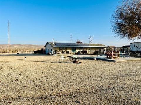 9057 Ellis St, Fellows, CA 93224 photo 6