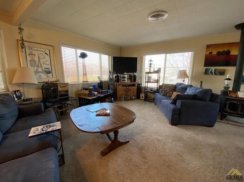307 F St, Taft, CA 93268 photo 4