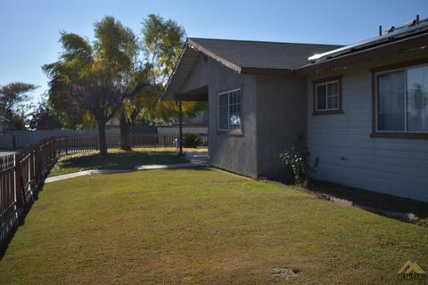 900 Schipper St, Arvin, CA 93203 photo 3