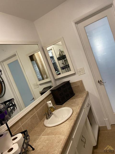 3600 Pickwick Dr, Bakersfield, CA 93306 photo 9