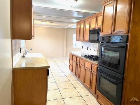 21421 Santa Barbara Dr, Tehachapi, CA 93561 photo 2