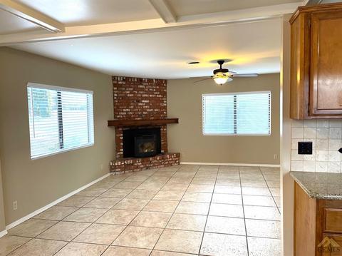 21421 Santa Barbara Dr, Tehachapi, CA 93561 photo 3
