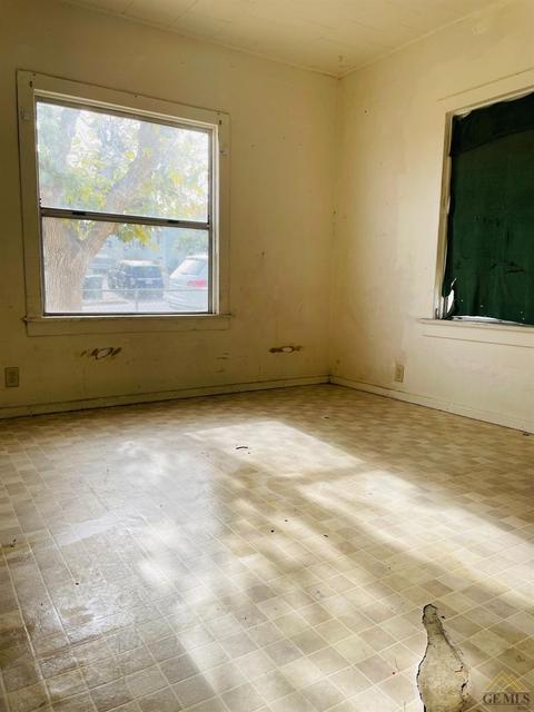 410 E St, Taft, CA 93268 photo 7