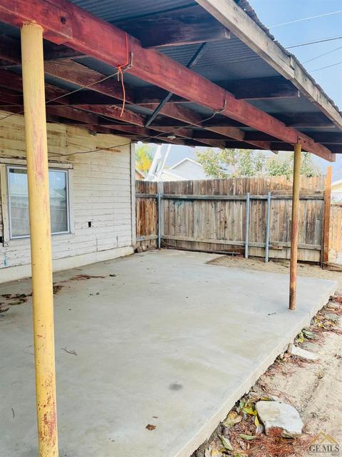 410 E St, Taft, CA 93268 photo 10