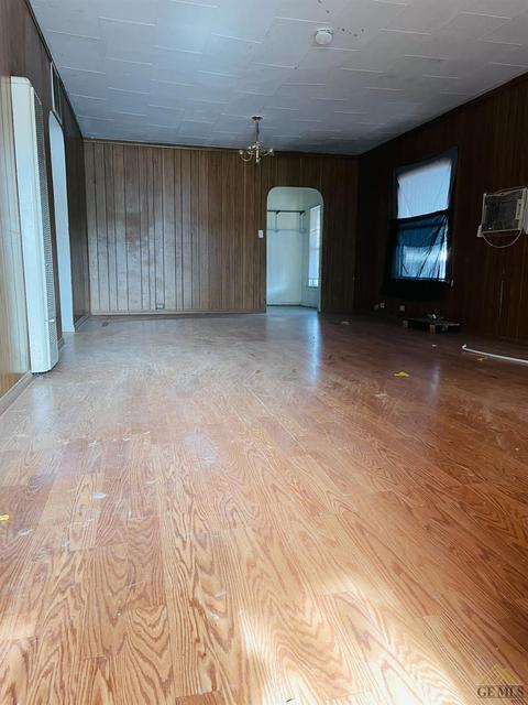 410 E St, Taft, CA 93268 photo 4