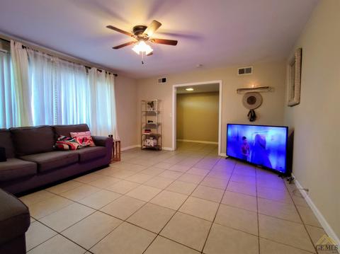 633 Varsity Ave, Arvin, CA 93203 photo 4