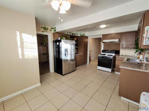633 Varsity Ave, Arvin, CA 93203 photo 18