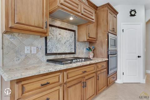 10405 Bluffshadow Dr, Bakersfield, CA 93306 photo 12
