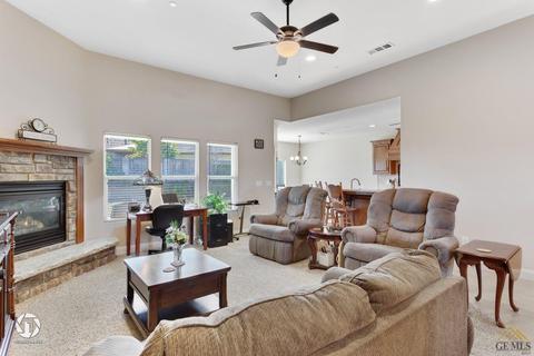 10405 Bluffshadow Dr, Bakersfield, CA 93306 photo 6