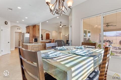 10405 Bluffshadow Dr, Bakersfield, CA 93306 photo 18