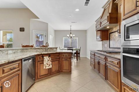 10405 Bluffshadow Dr, Bakersfield, CA 93306 photo 14