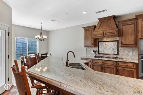 10405 Bluffshadow Dr, Bakersfield, CA 93306 photo 10