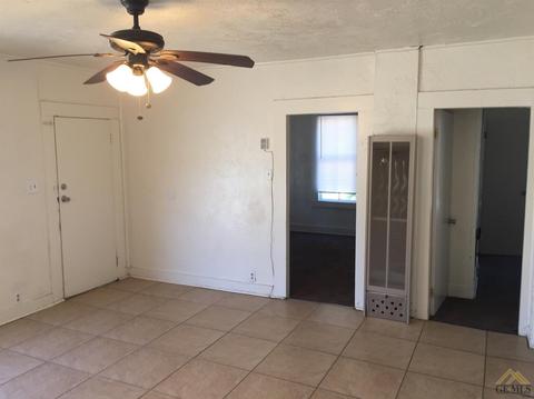 500 Tyler St, Taft, CA 93268 photo 4