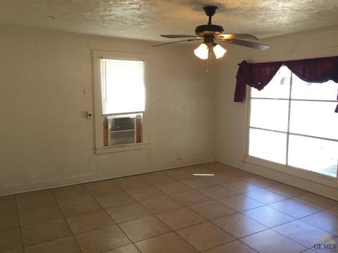 500 Tyler St, Taft, CA 93268 photo 3
