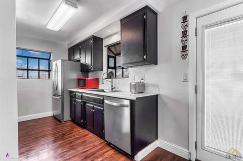 711 Taylor St, Taft, CA 93268 photo 8