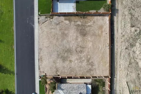 10630 Titanium Ave, Taft, CA 93268 photo 3
