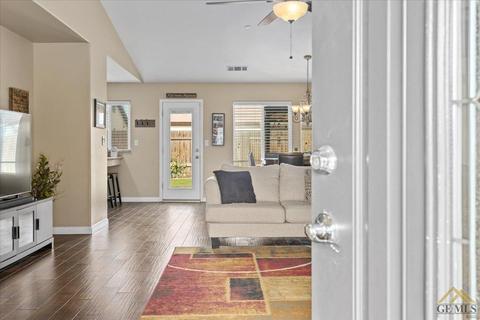 13504 Deerlodge Ct, Bakersfield, CA 93314 photo 5