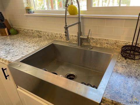 316 E San Emidio St, Taft, CA 93268 photo 10