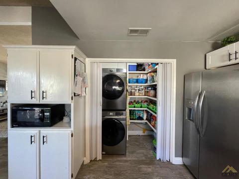 316 E San Emidio St, Taft, CA 93268 photo 11