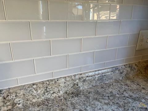 316 E San Emidio St, Taft, CA 93268 photo 9