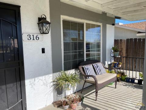 316 E San Emidio St, Taft, CA 93268 photo 3