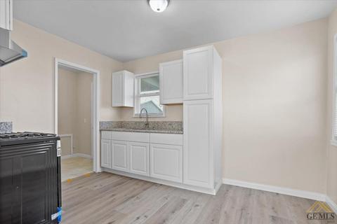 232 E 8th St, Bakersfield, CA 93307 photo 9