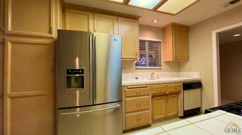1050 Hickory Ave, Tehachapi, CA 93561 photo 6