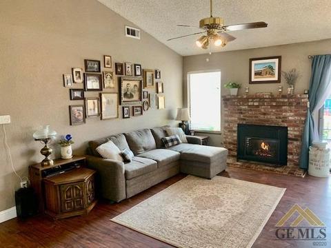 4517 Gorbett Ln, Bakersfield, CA 93311 photo 3