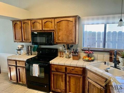4517 Gorbett Ln, Bakersfield, CA 93311 photo 4