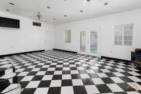 253 Walnut St, Shafter, CA 93263 photo 9