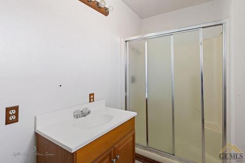 253 Walnut St, Shafter, CA 93263 photo 17