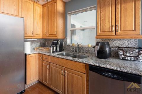 253 Walnut St, Shafter, CA 93263 photo 8