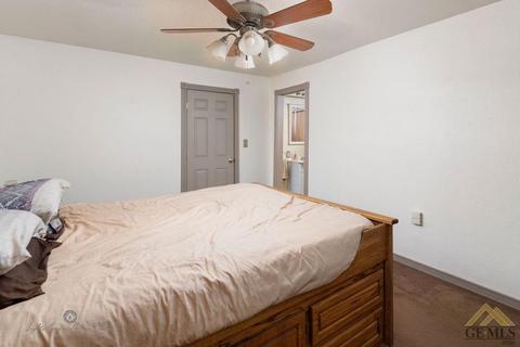 253 Walnut St, Shafter, CA 93263 photo 12