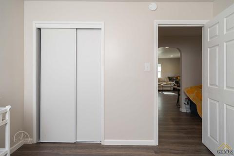 110 Madison St, Taft, CA 93268 photo 10