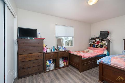 110 Madison St, Taft, CA 93268 photo 11