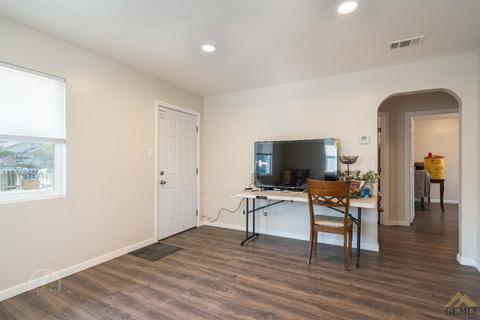 110 Madison St, Taft, CA 93268 photo 5