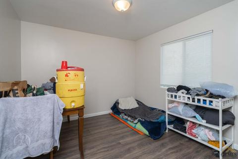 110 Madison St, Taft, CA 93268 photo 9