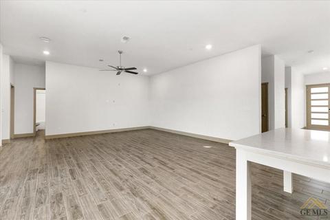 9308 Manor Forest Ln, Shafter, CA 93263 photo 9