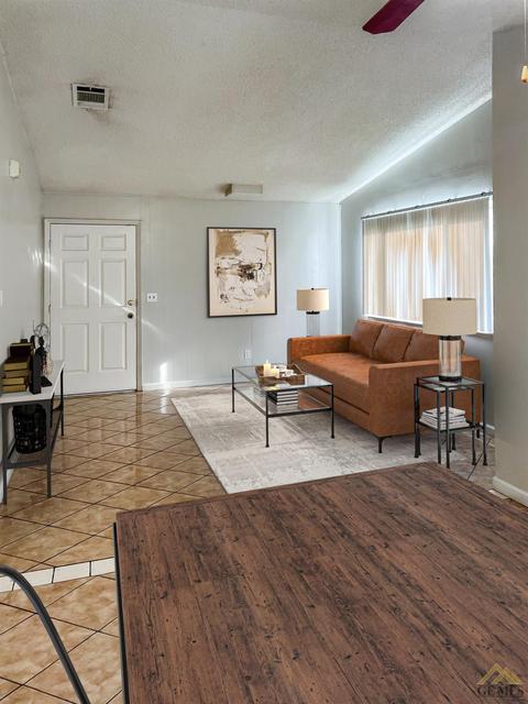 231 Elowin Ct, Visalia, CA 93291 photo 4