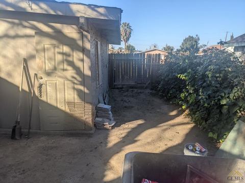 433 Wilson St, Arvin, CA 93203 photo 4